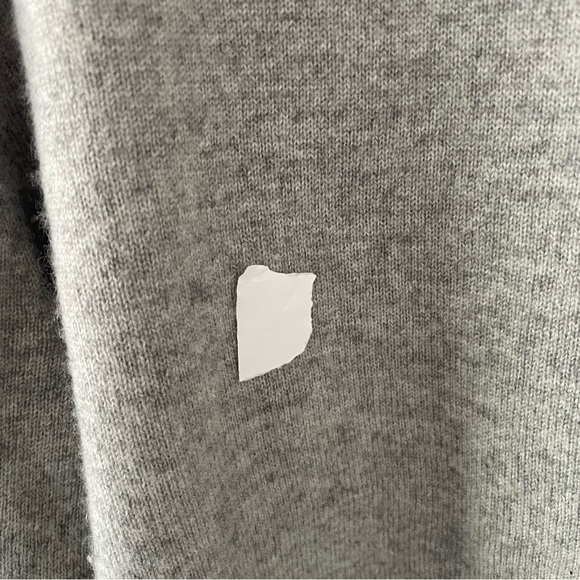 J Crew 100% cashmere men’s gray crew neck sweater 27108 - Picture 5 of 10